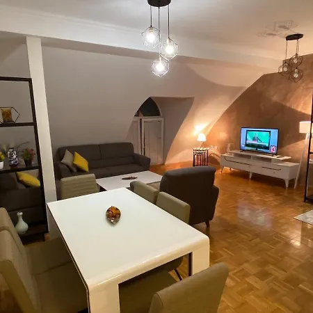 Apartment Stylish 3br In Center 6 Guests Wifi