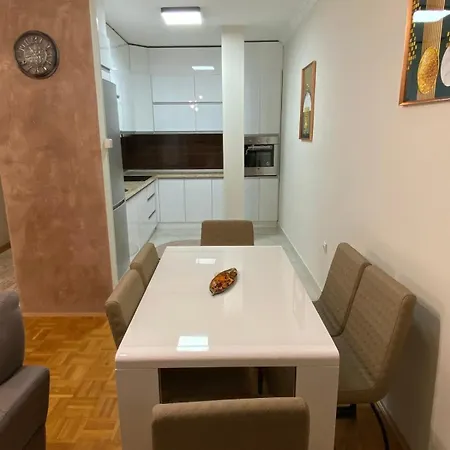 Stylish 3br In Center 6 Guests Wifi * Skopje