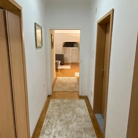 Stylish 3br In Center 6 Guests Wifi Apartment *